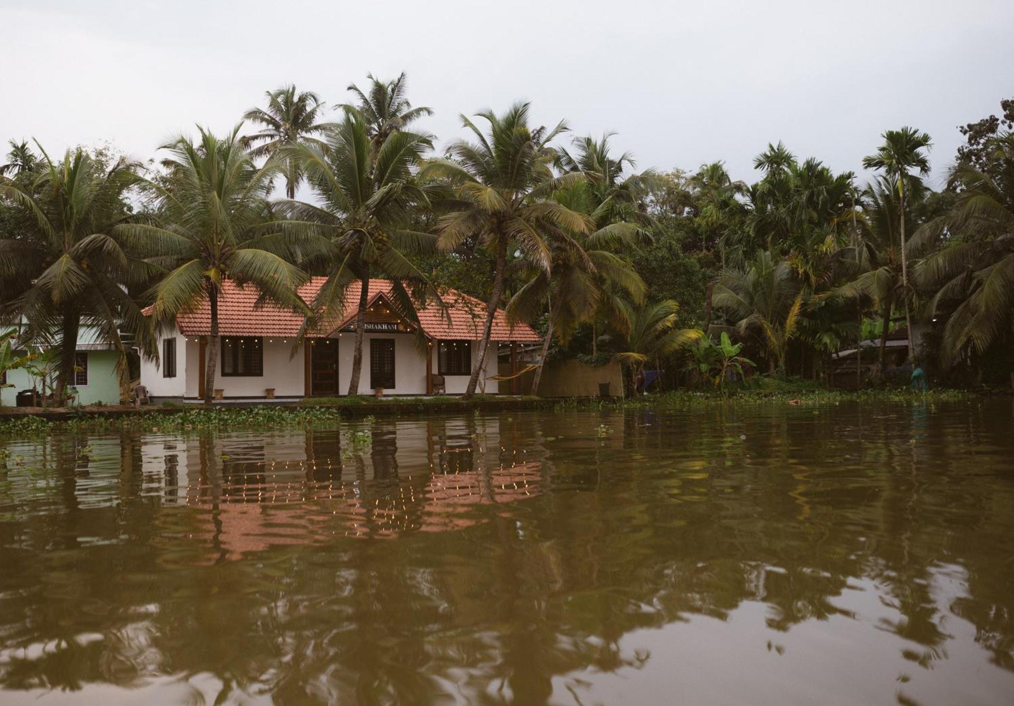 ChampakulamTulsi Kayal Retreat公寓 外观 照片
