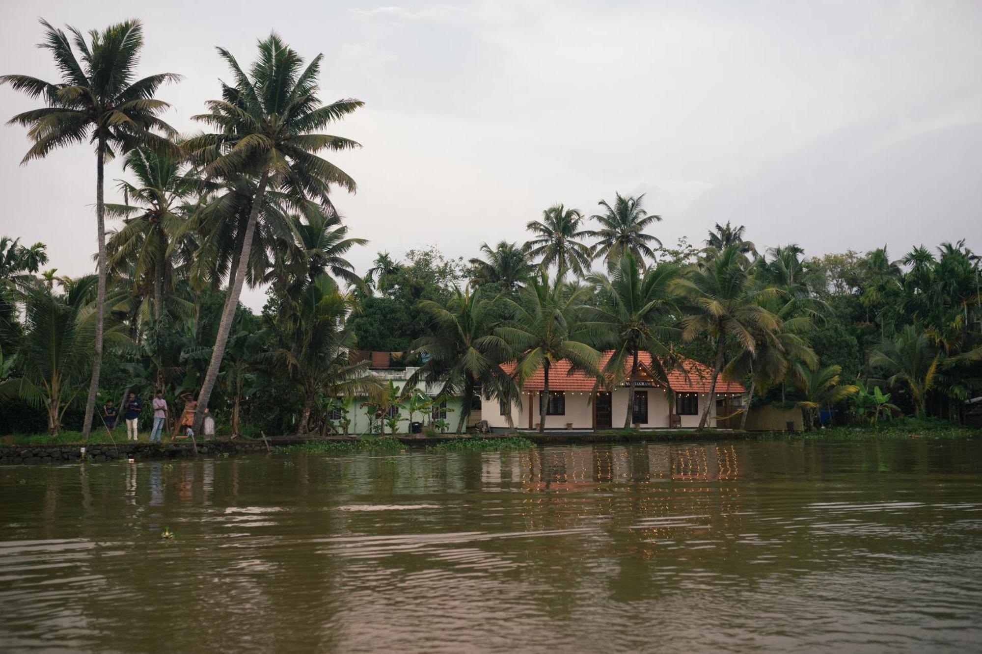 ChampakulamTulsi Kayal Retreat公寓 外观 照片