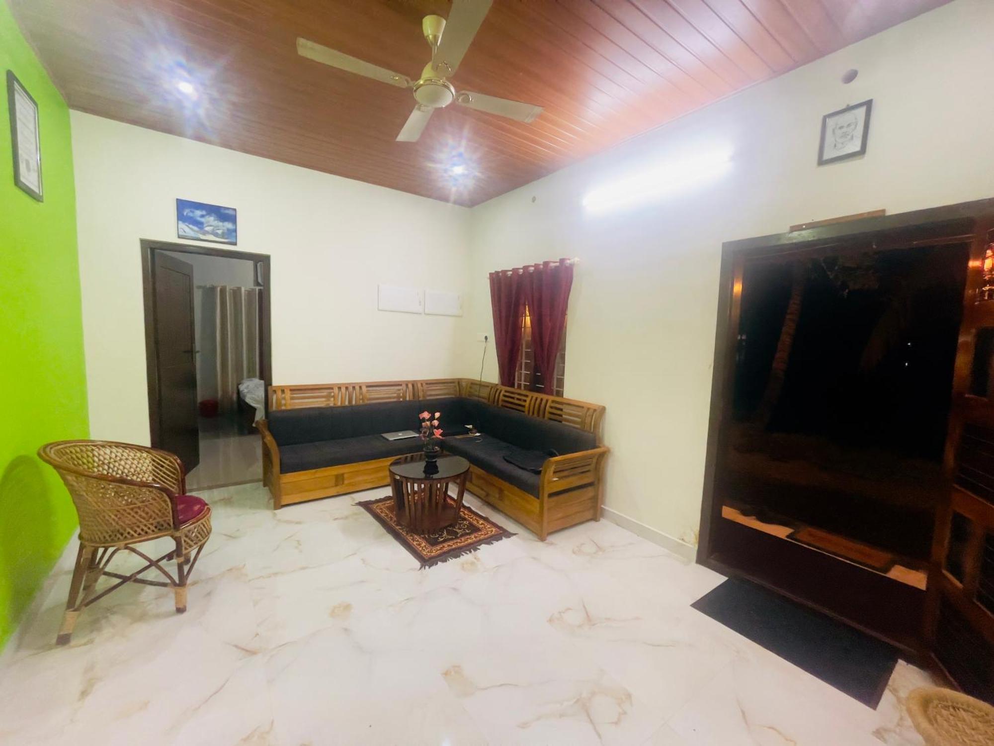 ChampakulamTulsi Kayal Retreat公寓 外观 照片