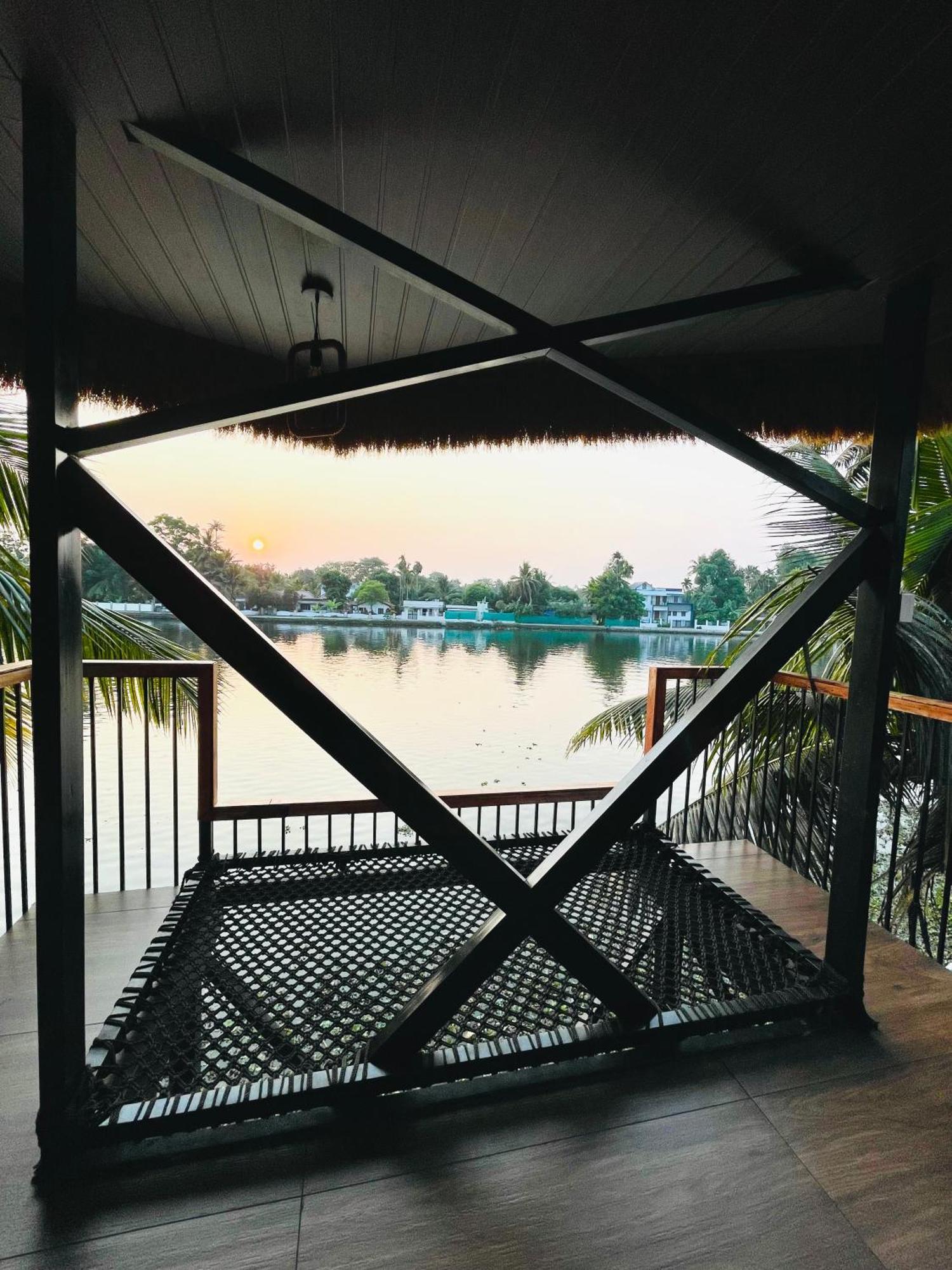ChampakulamTulsi Kayal Retreat公寓 外观 照片