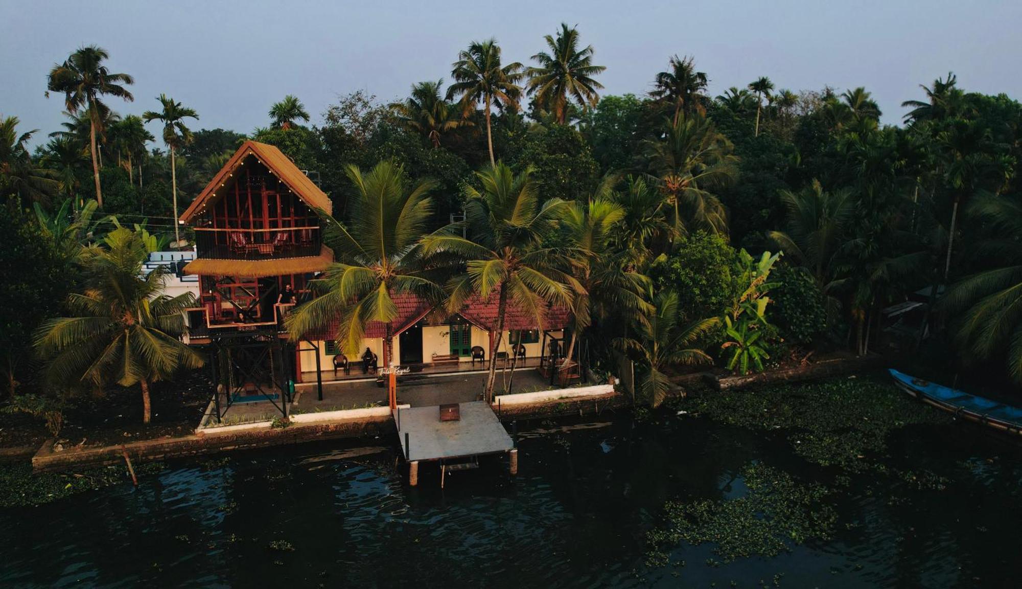 ChampakulamTulsi Kayal Retreat公寓 外观 照片