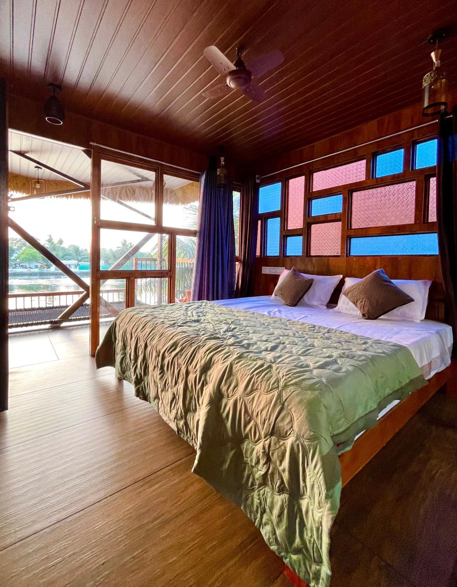 ChampakulamTulsi Kayal Retreat公寓 外观 照片