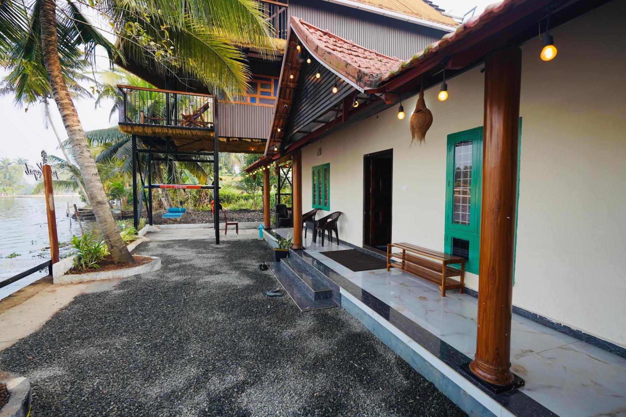 ChampakulamTulsi Kayal Retreat公寓 外观 照片