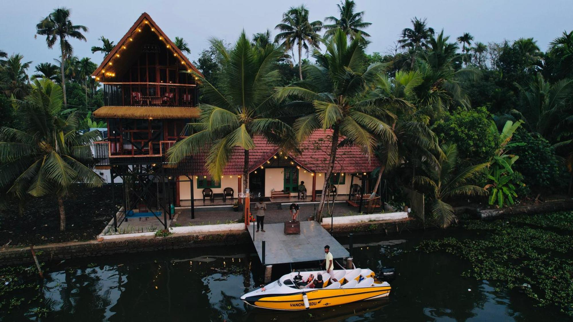 ChampakulamTulsi Kayal Retreat公寓 外观 照片
