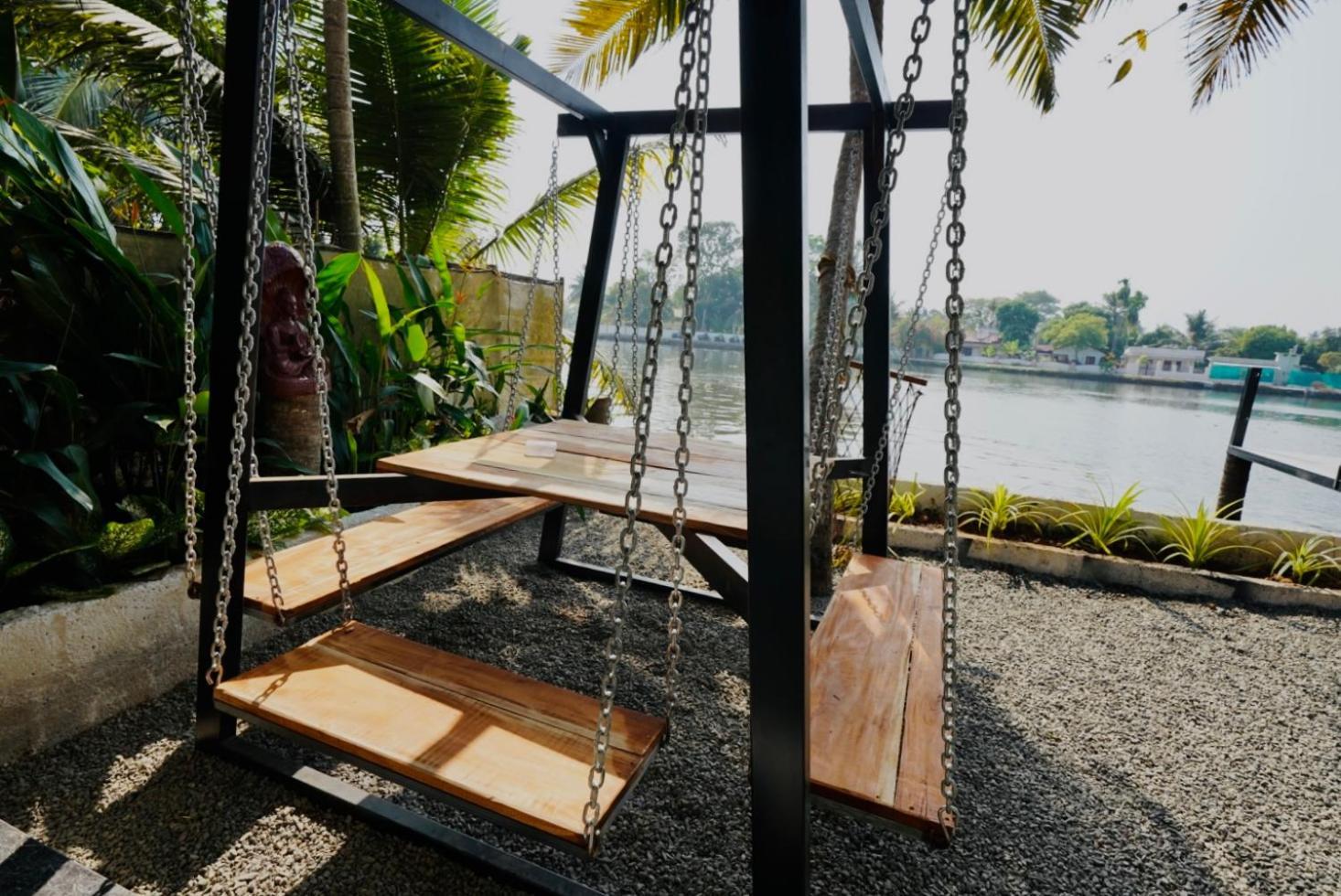 ChampakulamTulsi Kayal Retreat公寓 外观 照片