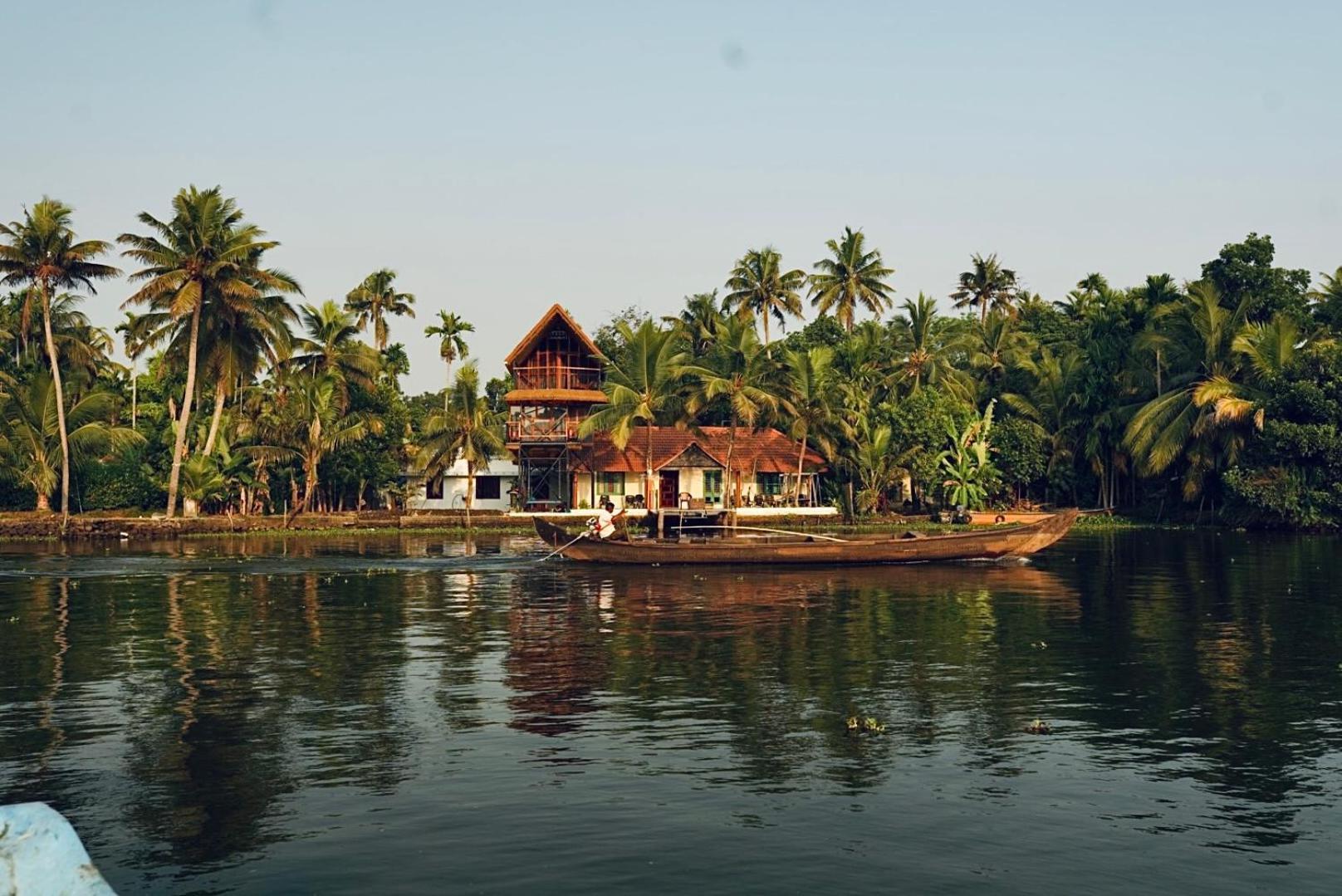 ChampakulamTulsi Kayal Retreat公寓 外观 照片
